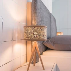 ALMUT 2610 bordlampe, hø med røde rosenblade
