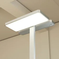 Arcchio LED-gulvlampe til kontor Aila, sølv, dagslyssensor