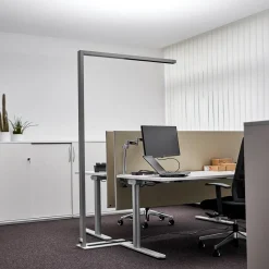 Arcchio LED-gulvlampe til kontor Jolinda, sølv, 4.000 K, sensor