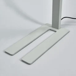 Arcchio LED-gulvlampe til kontor Jolinda, sølv, 4.000 K, sensor