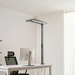 Arcchio LED-klemmelampe Logan sort, dæmpbar, sensor