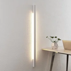 Arcchio LED-væglampe Ivano, 130 cm, hvid, aluminium