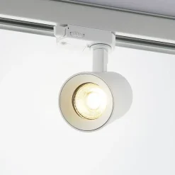 Arcchio skinnespot Iavo, hvid, 13 cm, 3-faset, GU10