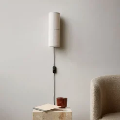 Audo Hashira LED-væglampe med stik, natur