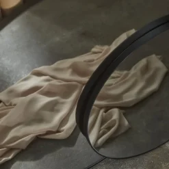 AYTM Circum-spejl, grå/sort, Ø 70 cm, glas, MDF-træ