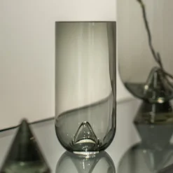 AYTM Glacies-vase, røgfarvet grå, højde 29 cm, glas, mundblæst