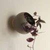 AYTM Globe vægblomsterkrukke, Ø 17 cm, gråbrun, aluminium