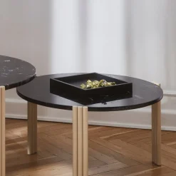 AYTM Unity-bakke, sort, længde 35 cm, bredde 35 cm, træ