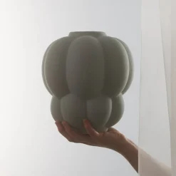 AYTM Uva-vase, keramik, grøn, Ø 26 cm, drueform