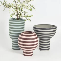 AYTM Varia-vase, rød, Ø 18 cm, højde 21 cm, keramik