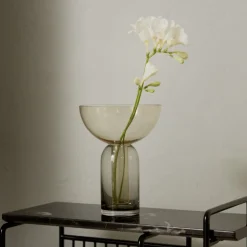 AYTM Vase Torus, ravfarvet, Ø 25 cm, højde 33 cm, glas