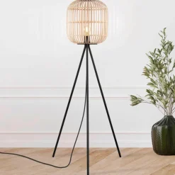 Bordesley gulvlampe, trefod, med træskærm