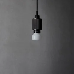 Buster + Punch LED-pære E27 5W opal 2.700K dæmpbar