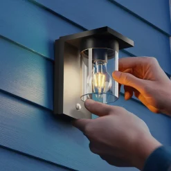 Calex Asti udendørs LED-væglampe, sensor, IP44, sort