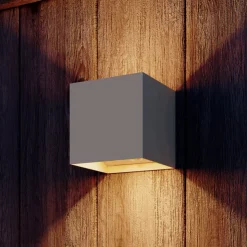 Calex LED-udendørs væglampe med batteri og sensor Volterra, sand, IP44