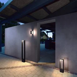 Cata IV LED-sokkellampe, højde 50 cm