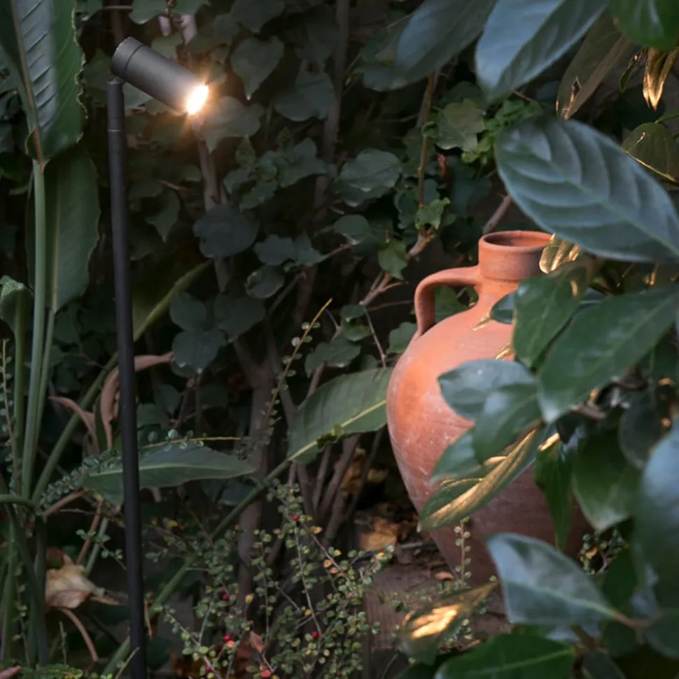 60 cm højt LED-spot Seth-60 med jordspyd
