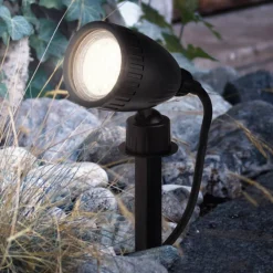 Diskret LED-spot Nema med jordspyd