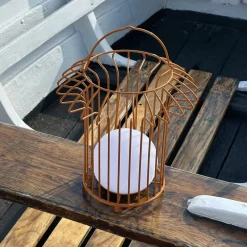 Dyberg Larsen LED-bordlampe Kurv, terracotta, metal