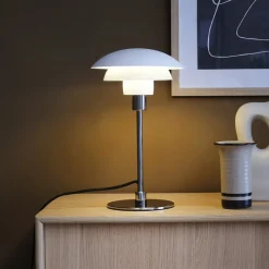 Dyberg Larsen Morph bordlampe, hvid, højde 35 cm, metal