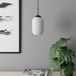 Dyberg Larsen Riflet pendellampe i glas, Ø 14 cm