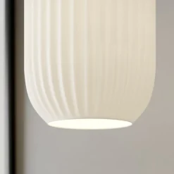 Dyberg Larsen Riflet pendellampe i glas, Ø 14 cm