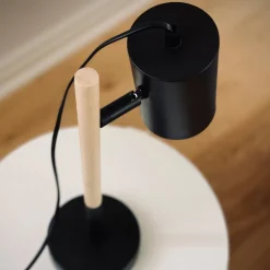 Dyberg Larsen Woody bordlampe