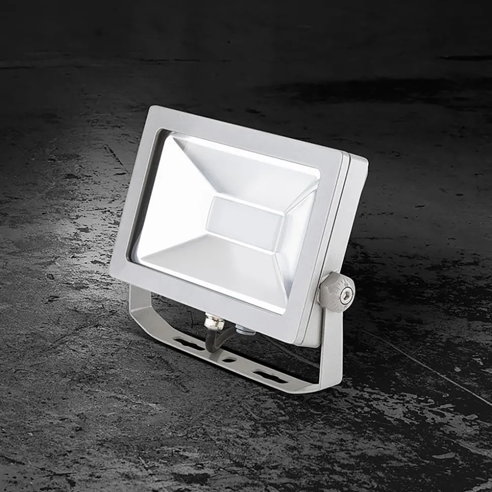 EVN LFA udendørs spotlampe sølvstik 3.000K 30W