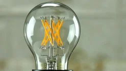 E27 7 W 927 LED-pære i kulfiberlook, klar