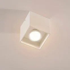Firkantet påbygnings downlight Carson i hvid