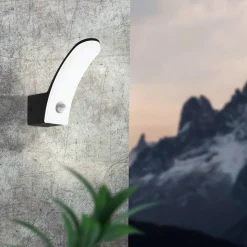 Fiumicino udendørs LED-væglampe med sensor