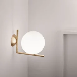 FLOS IC C/W1 væglampe, børstet messing