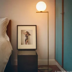 FLOS IC F1 gulvlampe, børstet messing