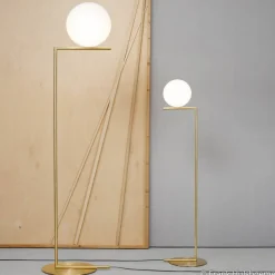 FLOS IC F1 gulvlampe, børstet messing