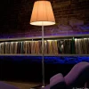 FLOS KTribe F2 gulvlampe med stofskærm, beige