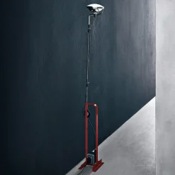 FLOS Toio gulvlampe Gx16d-LED rød