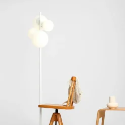 Gulvlampe Dione, 4 lyskilder, hvid