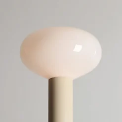 Gulvlampe Flo, beige, højde 138 cm, 1 lyskilde, glas