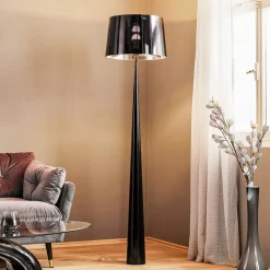 Gulvlampe Totem LS med krom-finish, sort