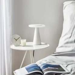Helestra Bax bordlampe med touchdæmper, hvid