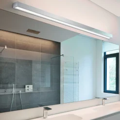 Helestra Theia LED-spejllampe, forkromet, 120cm