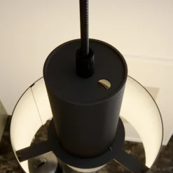 Hængelampe Rif i metal, sort, Ø 15 cm