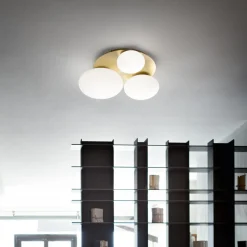 Ideal Lux loftlampe Ninfea, messingfarvet, opalglas, 3-lys.