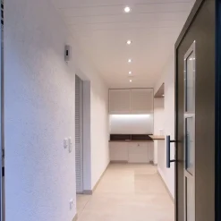 Indbygget loftlampe med LED Acrux, Ø 10 cm, sølvfarvet mat, CCT