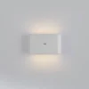JUST LIGHT. LED-batteridrevet væglampe Ziddy, hvid, sensor 3.000 K