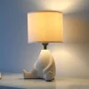 JUST LIGHT. Ted bordlampe, keramik, siddende, sandbeige