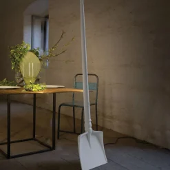 Karman Tobia - LED-designergulvlampe, skovl
