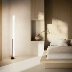 kdln LED-gulvlampe Model T, sort, højde 185 cm, dæmper