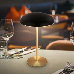 LED-bordlampe med batteri Brilo unplugged Caxa, sort/messing