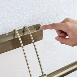 LED-gallerilampe Mailine, patineret messing